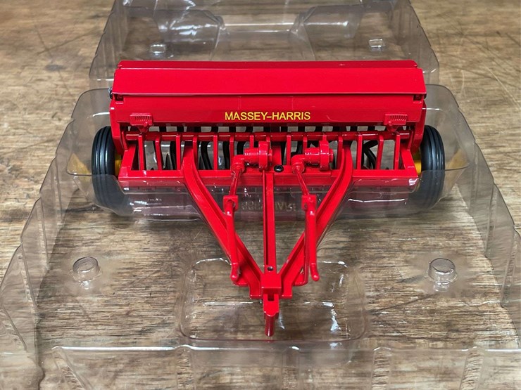massey-ferguson-16-image-6