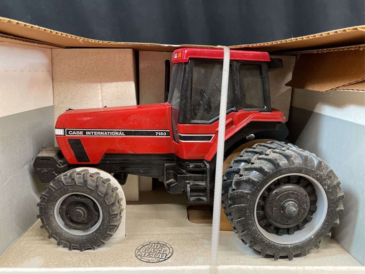 1/16-case-ih-magnum-7150-special-edition-nib-ertl-image-8