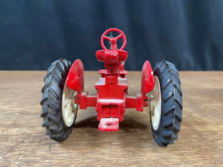 (2)-1/16-farmall-350-+-case-ih-baler-ertl-image-5