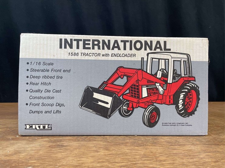 1/16-ih-1586-w/loader-nib-ertl-image-4