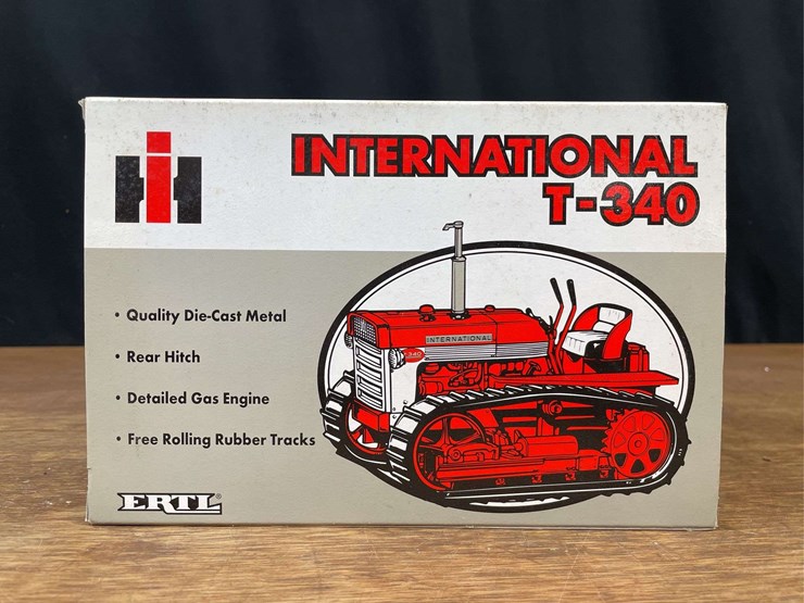 1/16-ih-t-340-crawler-nib-ertl-image-4