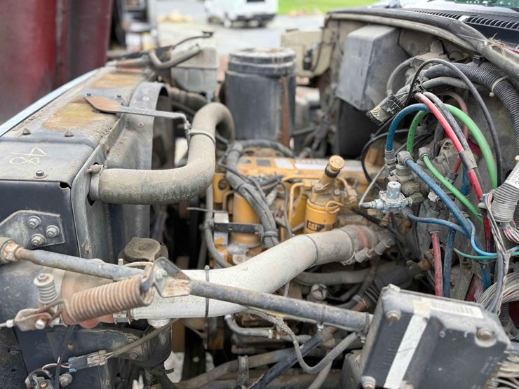 1999-gmc-7500-image-15