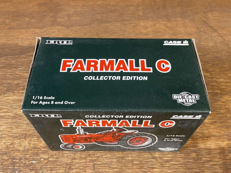 1/16-farmall-c-collector-nib-ertl-image-13