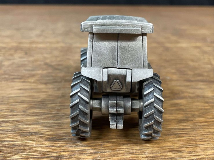 1/43-ih-6388-pewter-nib-sc-image-5