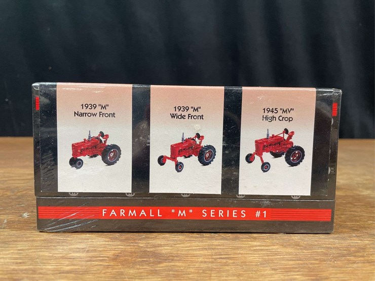 (2)-1/64-farmall-m-sets-nib-ertl-image-2