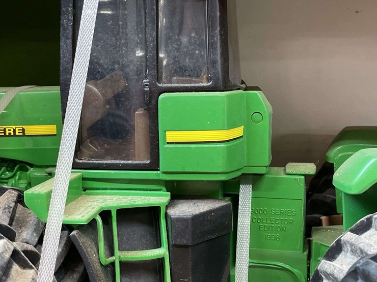 1/16-john-deere-9400-collector-nib-ertl-image-10