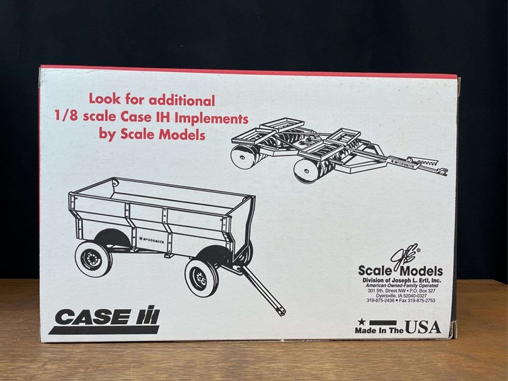 1/8-farmall-400-special-edition-nib-sm-image-5