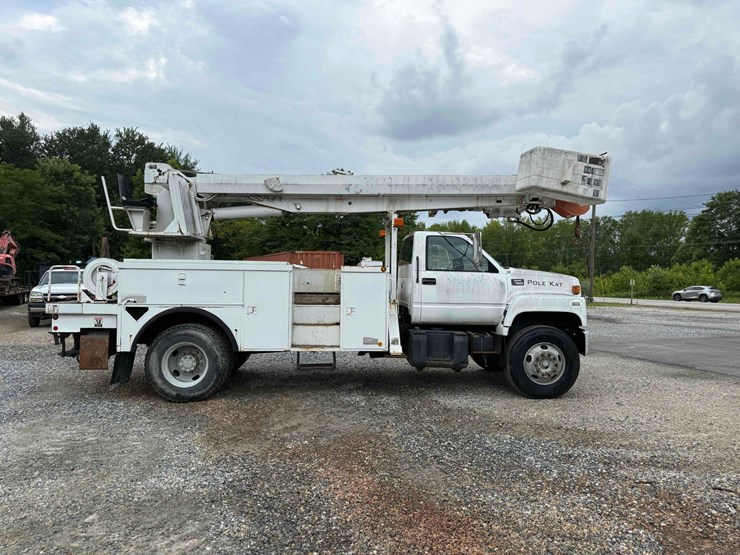 1999-gmc-7500-image-3