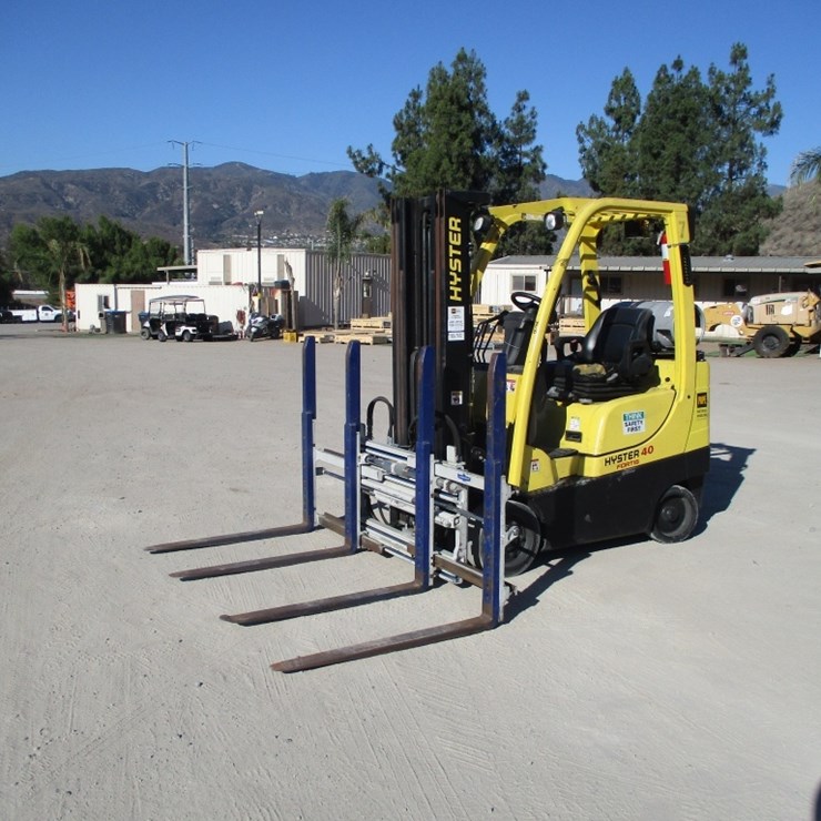 2017 HYSTER S40FTS