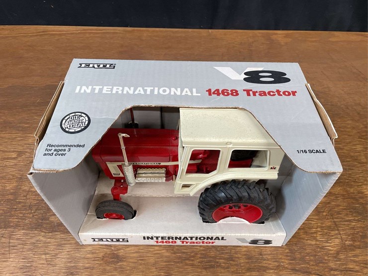 1/16-ih-1468-nib-ertl-image-2