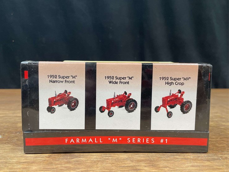 1/64-farmall-m-set-nib-ertl-image-6