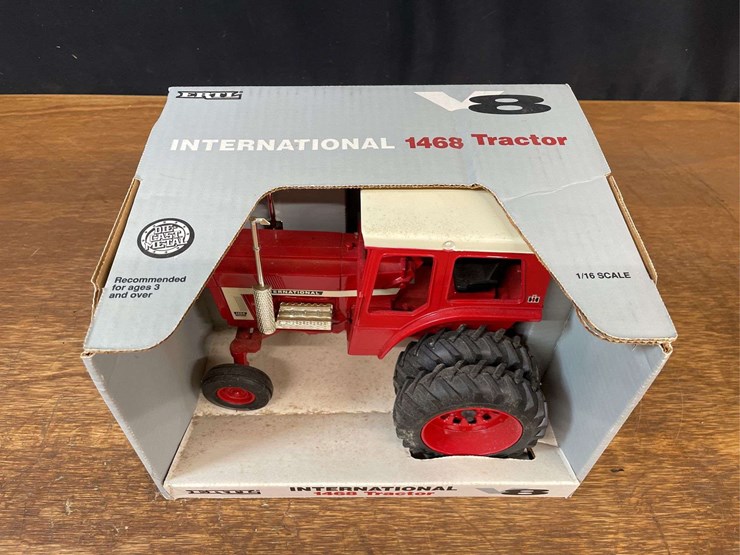 1/16-ih-1468-nib-ertl-image-2