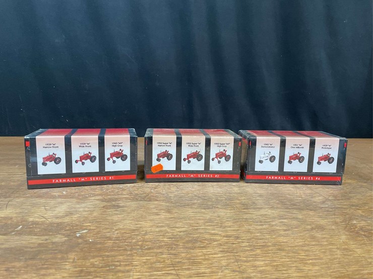 (3)-1/64-farmall-m-sets-nib-ertl-image-1