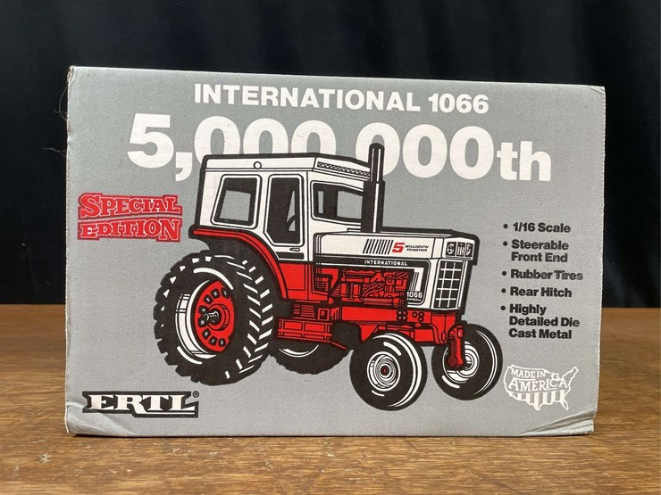 1/16-ih-1066-5-millionth-nib-ertl-image-4