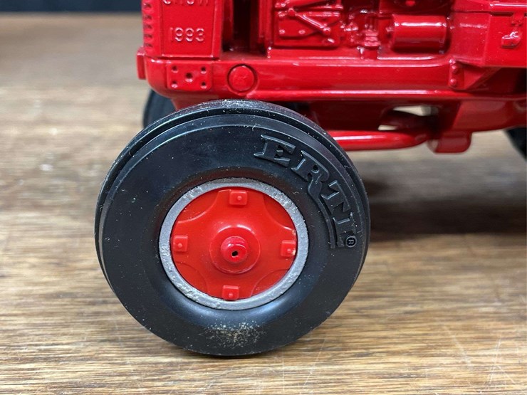1/16-ih-i-d-9-1993-farm-show-nib-ertl-image-11