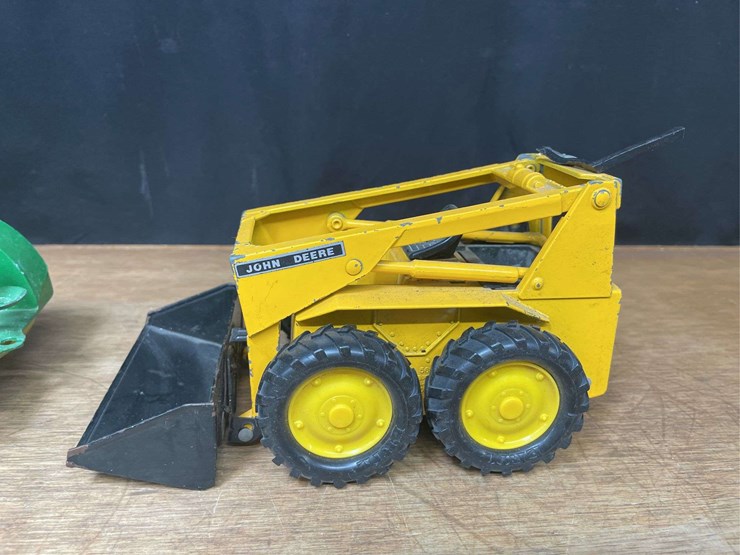 john-deere-16-image-5