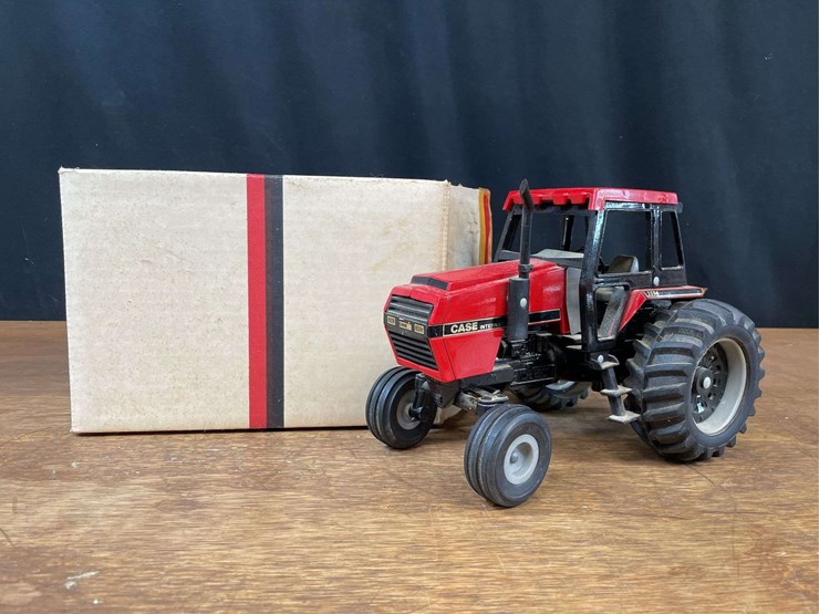 1/16-case-ih-2594-las-vegas-nib-ertl-image-1