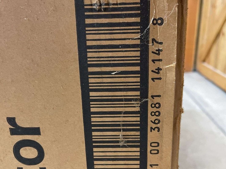 farmall-f-20-pedal-tractor-nib-ertl-image-13