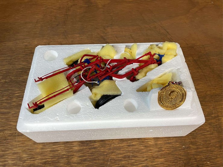 1/16-mccormick-deering-little-genius-plow-precision-nib-ertl-image-3