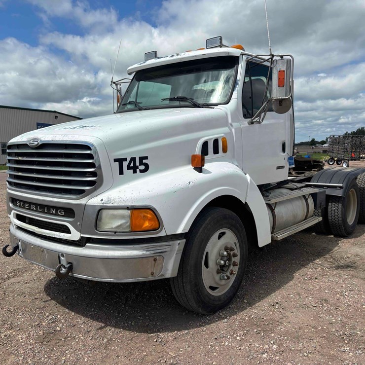 2001 STERLING AT9500