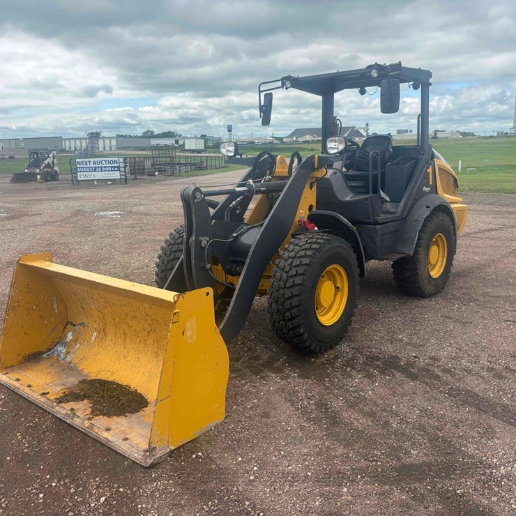 DEERE 204L