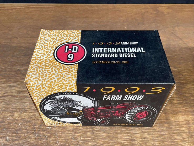 1/16-ih-i-d-9-1993-farm-show-nib-ertl-image-21