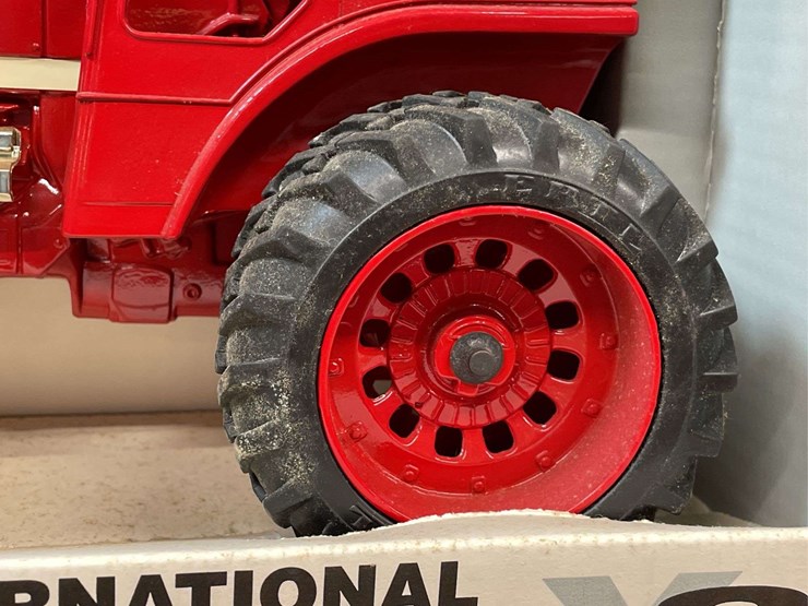 1/16-ih-1468-nib-ertl-image-14