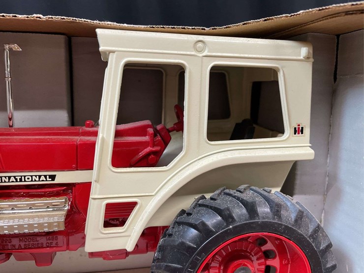 1/16-ih-1468-nib-ertl-image-13