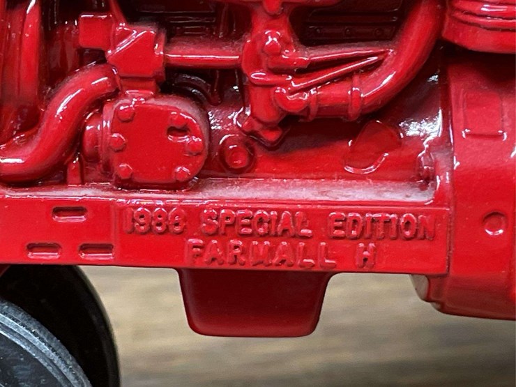 1/16-farmall-h-special-edition-nib-ertl-image-11