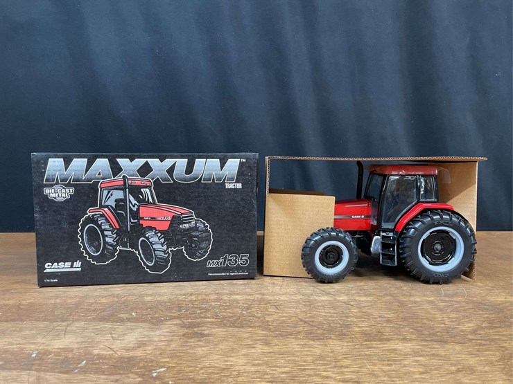1/16-case-ih-maxxum-mx135-collector-nib-ertl-image-1
