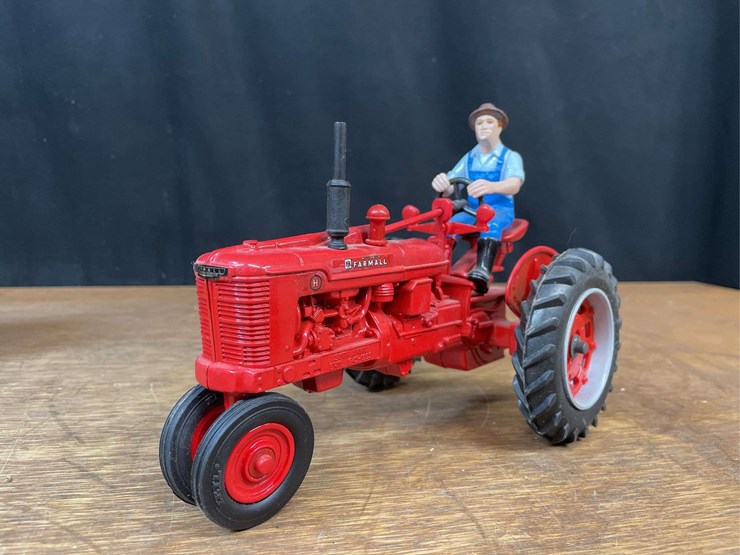 1/16-farmall-h-50th-anniversary-nib-ertl-image-2