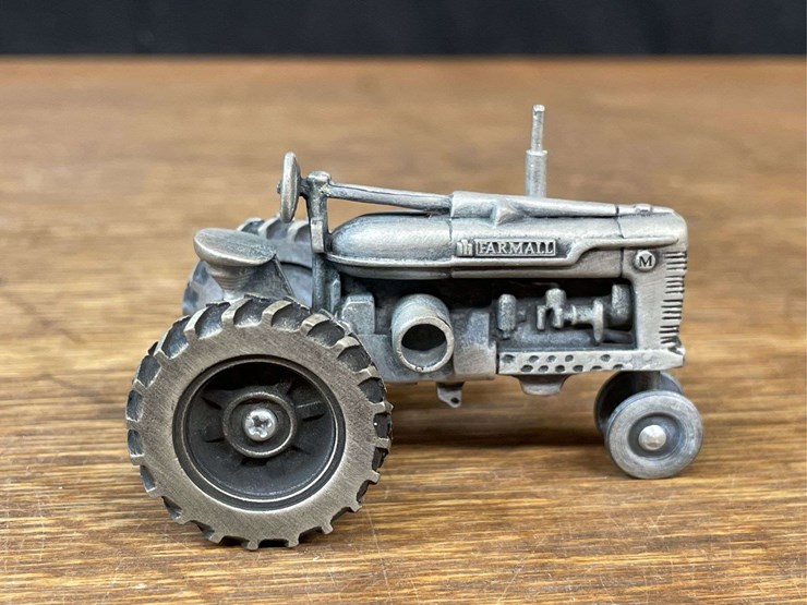 (2)-1/43-farmall-h-+-m-pewter-nib-sc-image-20