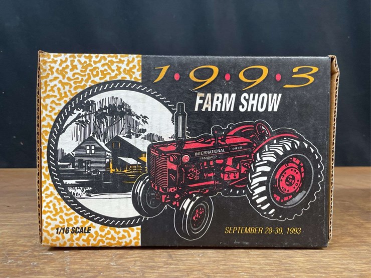 1/16-ih-i-d-9-1993-farm-show-nib-ertl-image-20