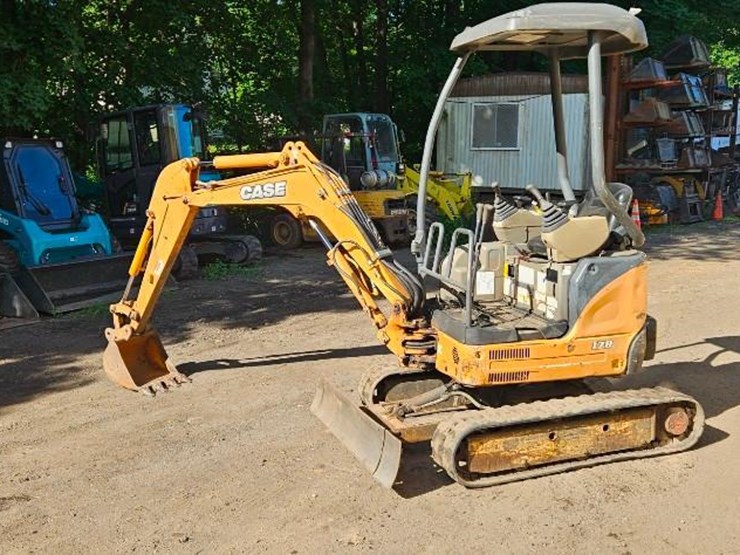 2014-case-cx17b-image-11