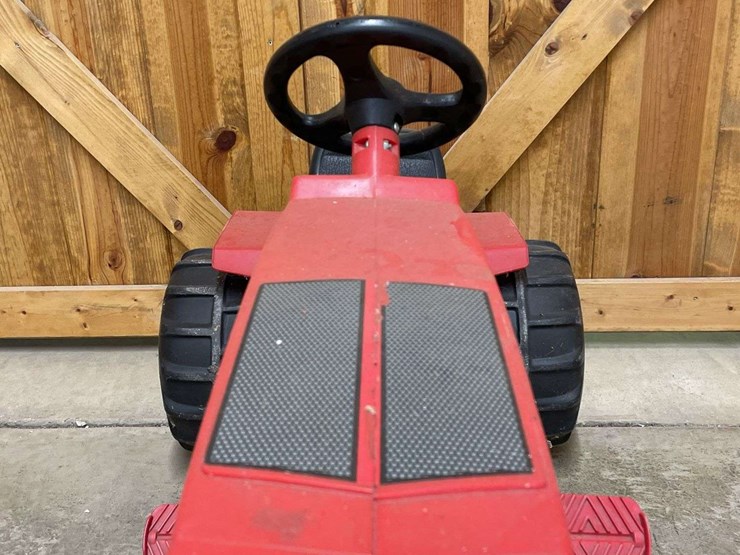 ih-pedal-tractor-ertl-image-9