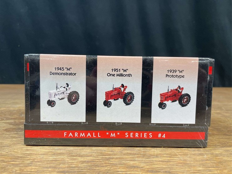 (3)-1/64-farmall-m-sets-nib-ertl-image-14