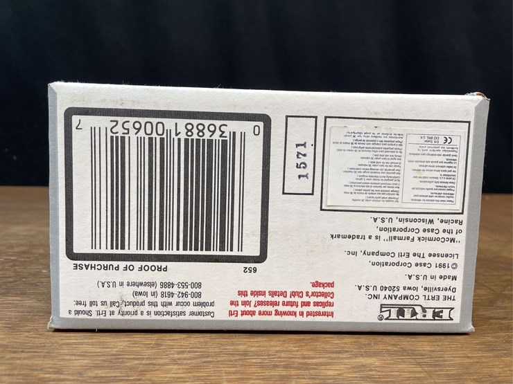 (2)-1/16-ih-farmall-cub-nib-ertl-image-8