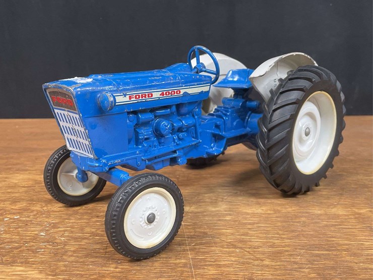 ford-4000-image-8