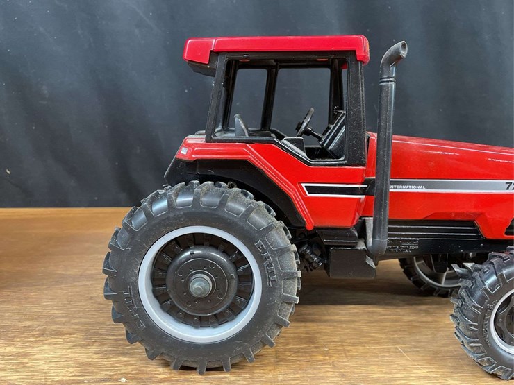 1/16-case-ih-magnum-7240-1994-farm-show-nib-ertl-image-15