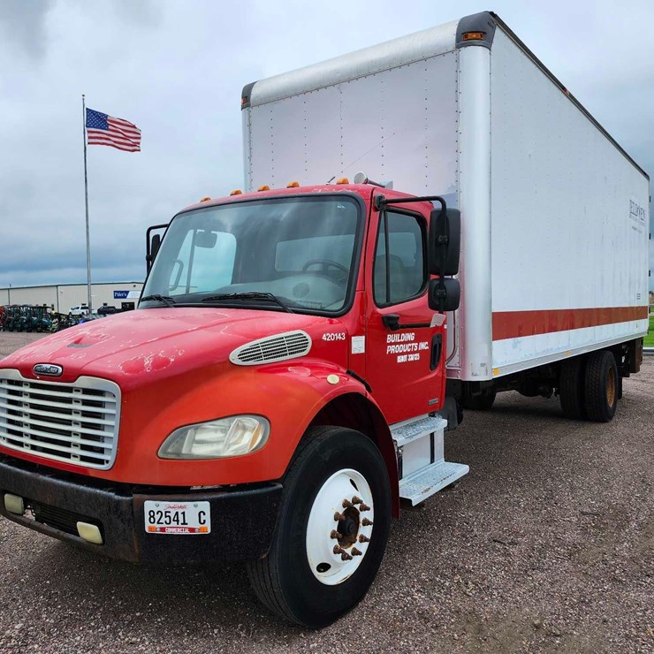 2004 Freightliner M2 Chassis