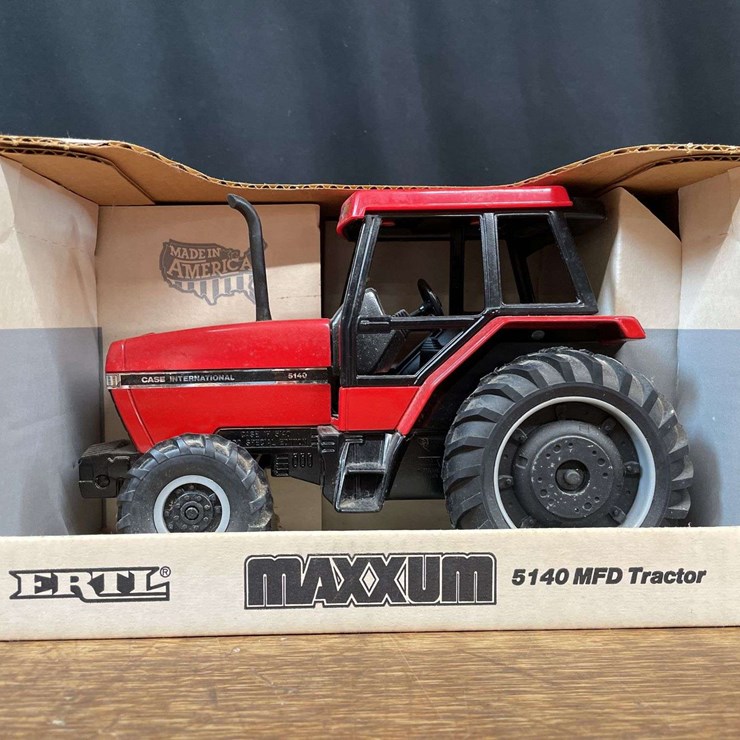 1/16 Case-IH Maxxum 5140 Special Edition NIB Ertl