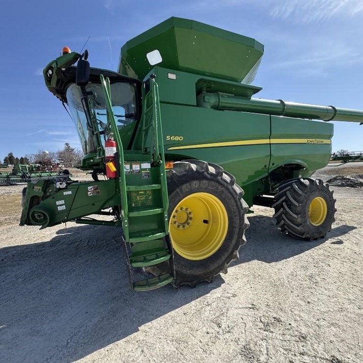 2015 JOHN DEERE S680