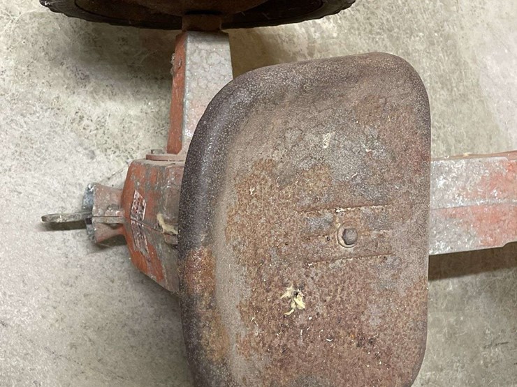 farmall-400-pedal-tractor-eska-image-20
