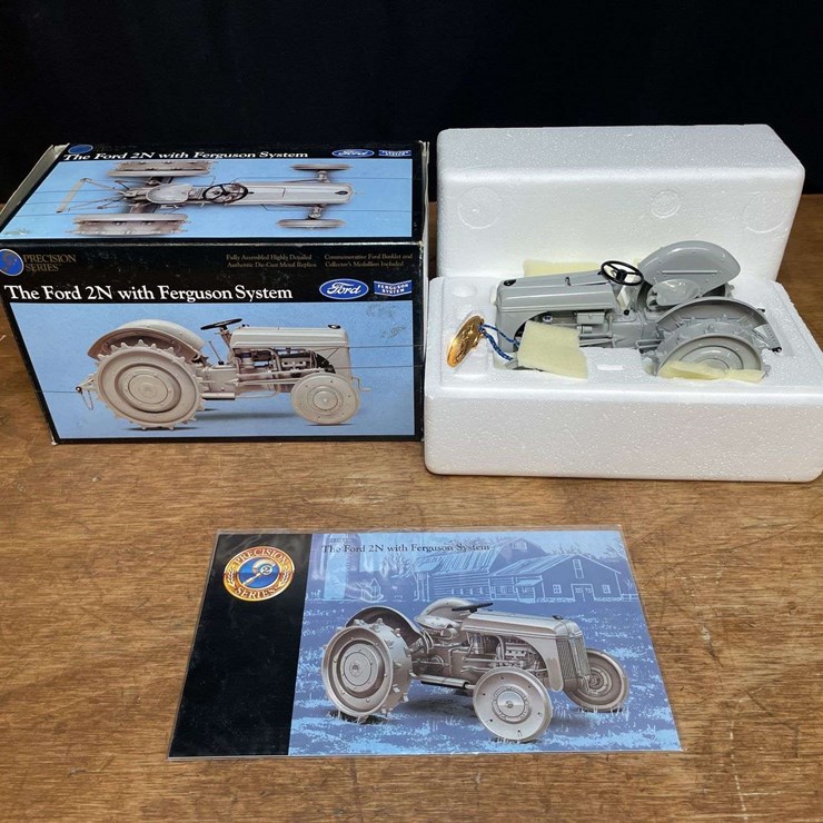 1/16 Ford 2N Precision NIB Ertl