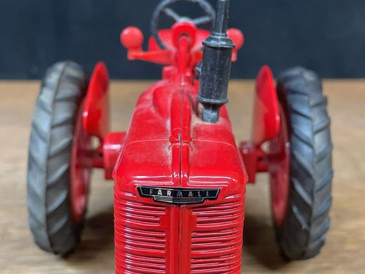 1/16-farmall-h-special-edition-nib-ertl-image-9