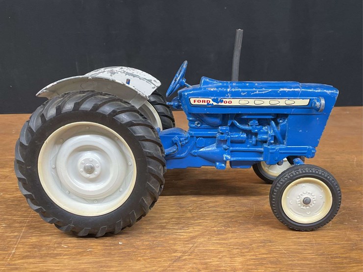 ford-4000-image-12