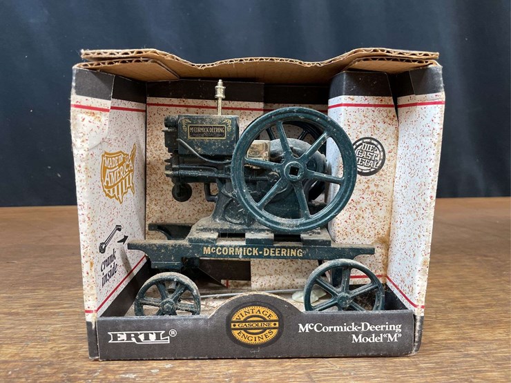 (2)-mccormick-deering-+-ihc-engines-nib-ertl-image-2