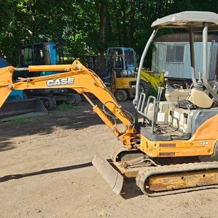 2014 CASE CX17B