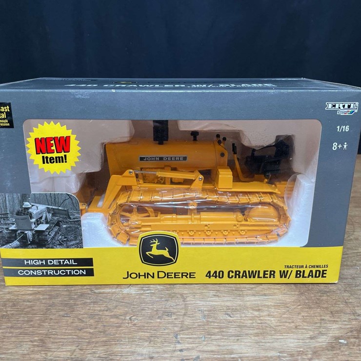 1/16 John Deere 440 Crawler NIB Ertl