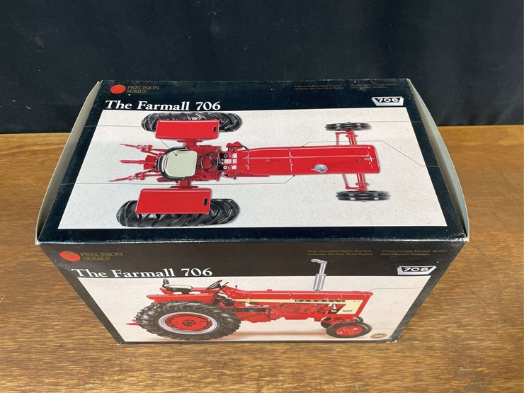 1/16-farmall-706-precision-nib-ertl-image-14
